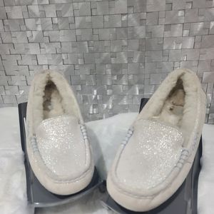 UGG I do Moccasins US 6 EUR 37